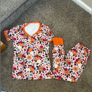 Shirley and Stone - Fall Flowers Sleepwear, Pajamas Lounge Set - Womans XS